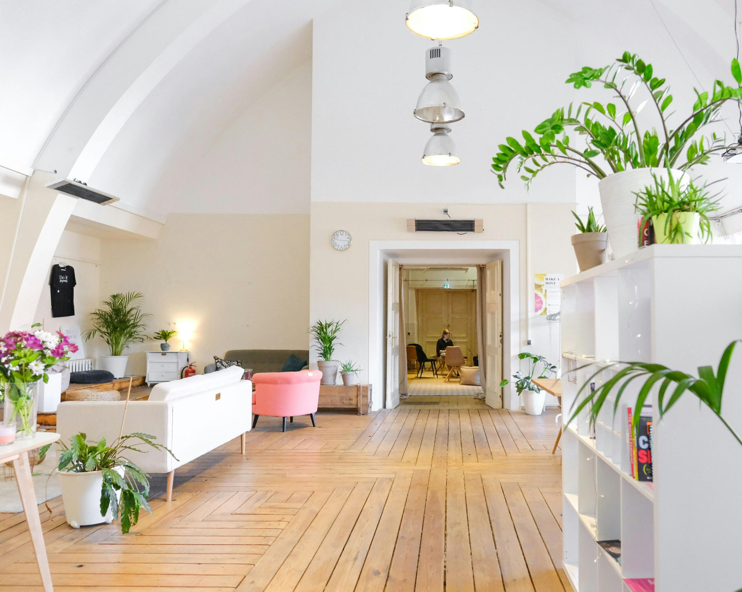 Mockingbird Cleaning Logo